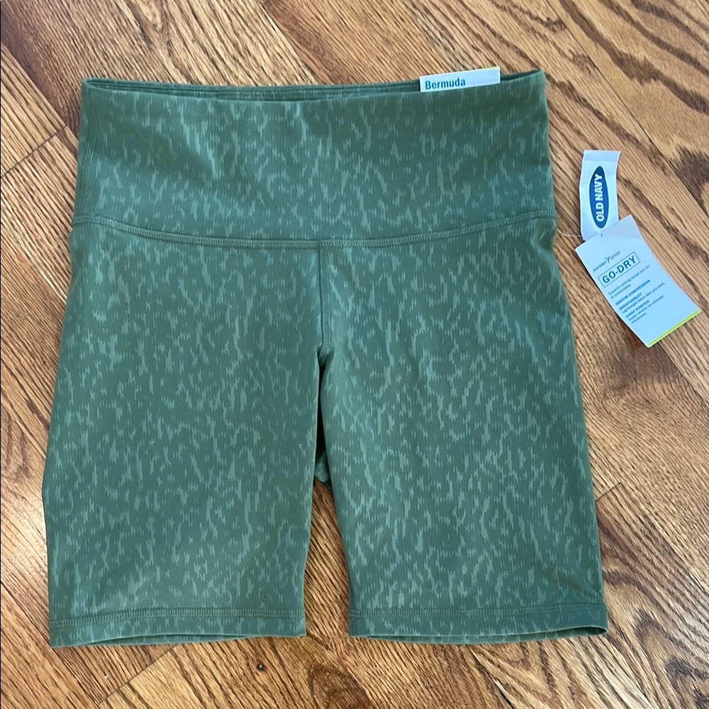 Women’s Old Navy Bermuda High Rise Athletic/Yoga Shorts. Size M. New With Tags.
